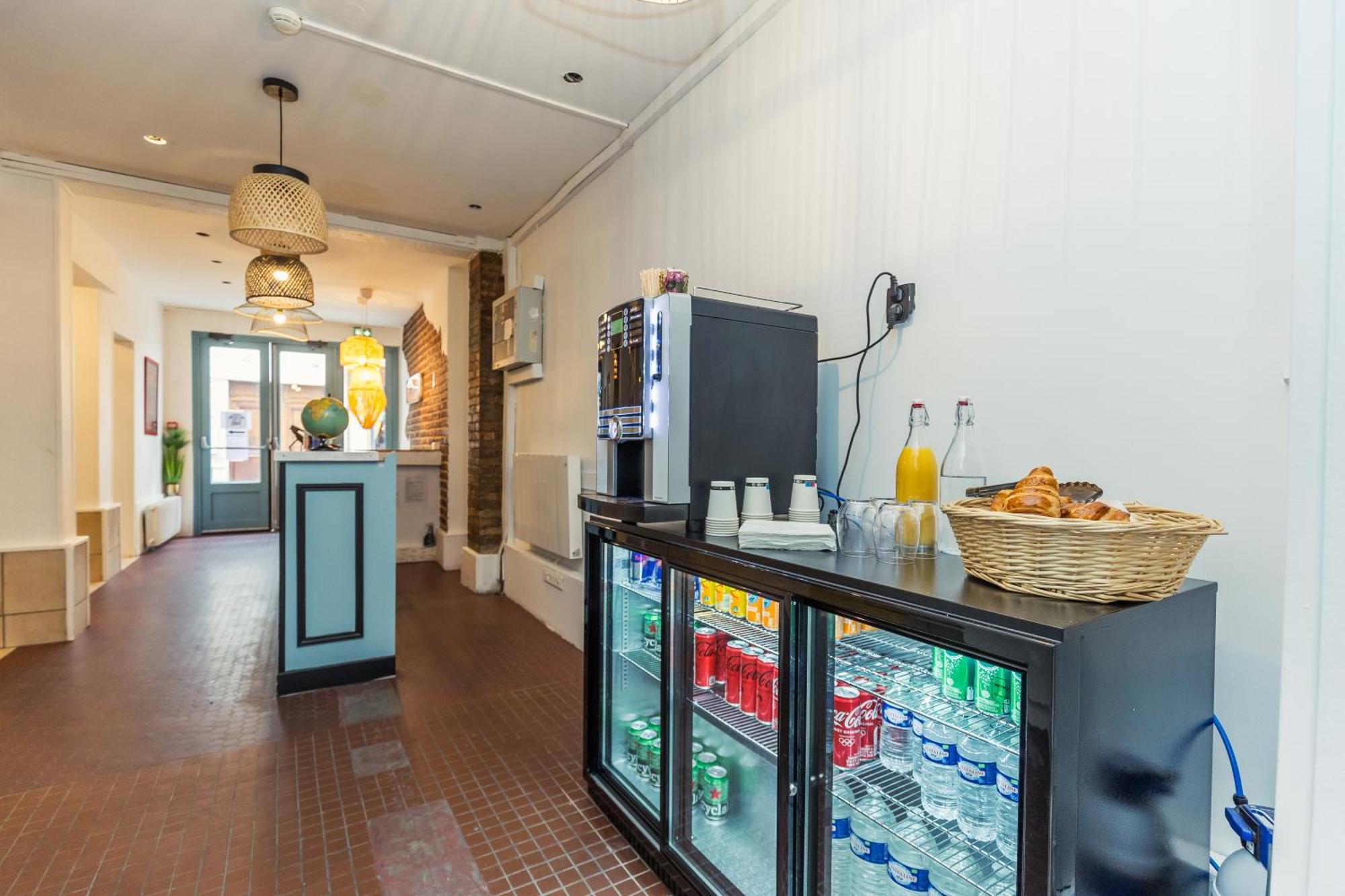 Hostel Young And Happy Latin Quarter By Hiphophostels *