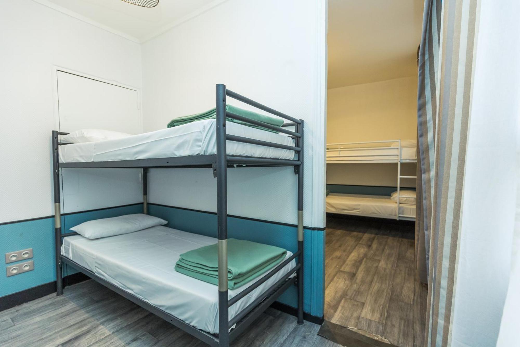 Hostel Young And Happy Latin Quarter By Hiphophostels
