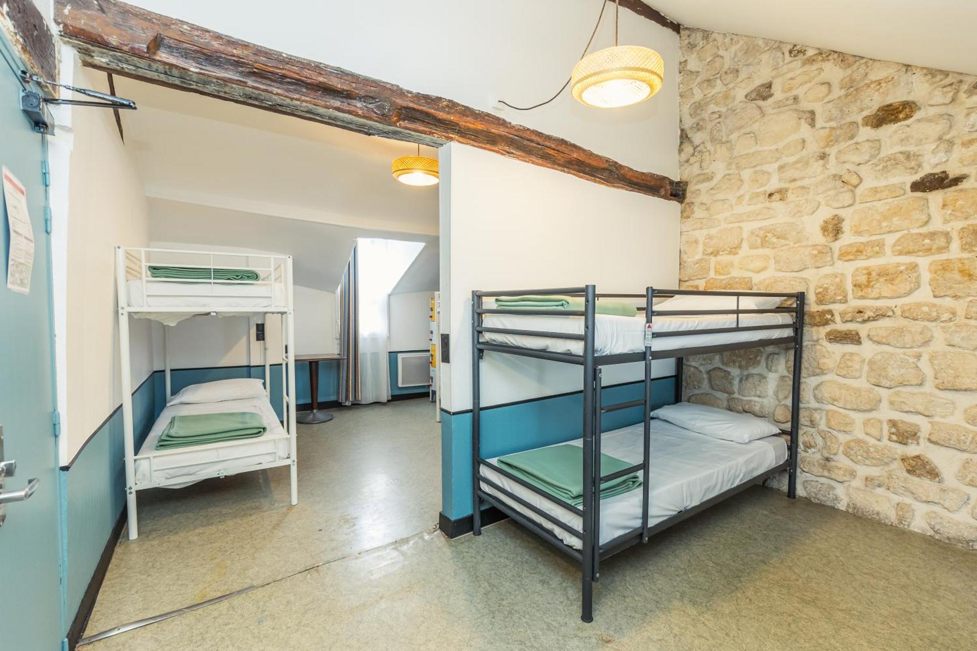 Hostel Young And Happy Latin Quarter By Hiphophostels