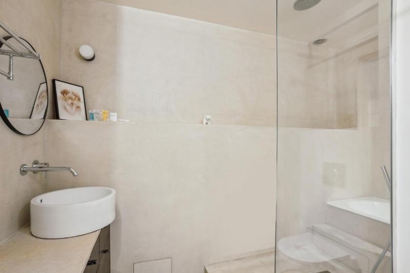 142 Ober - Superbe A Paris