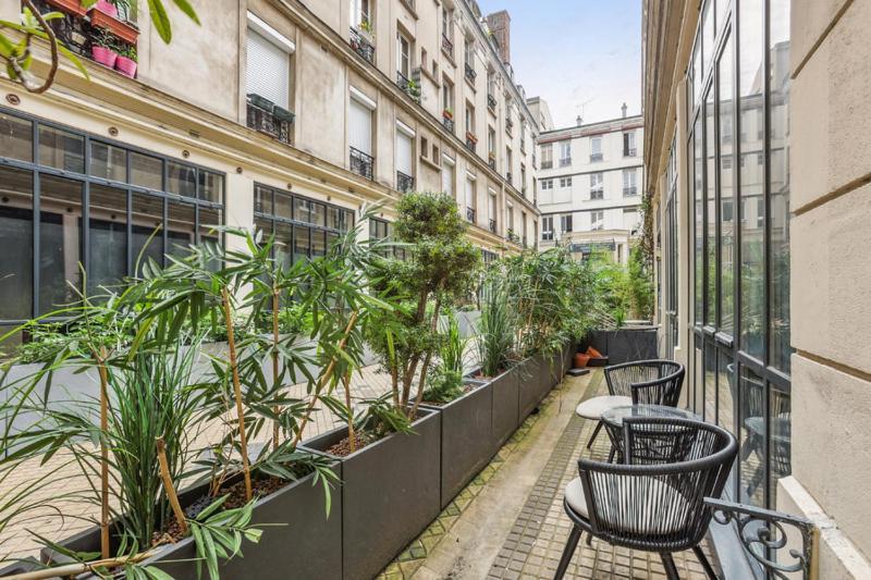 142 Ober - Superbe A Paris