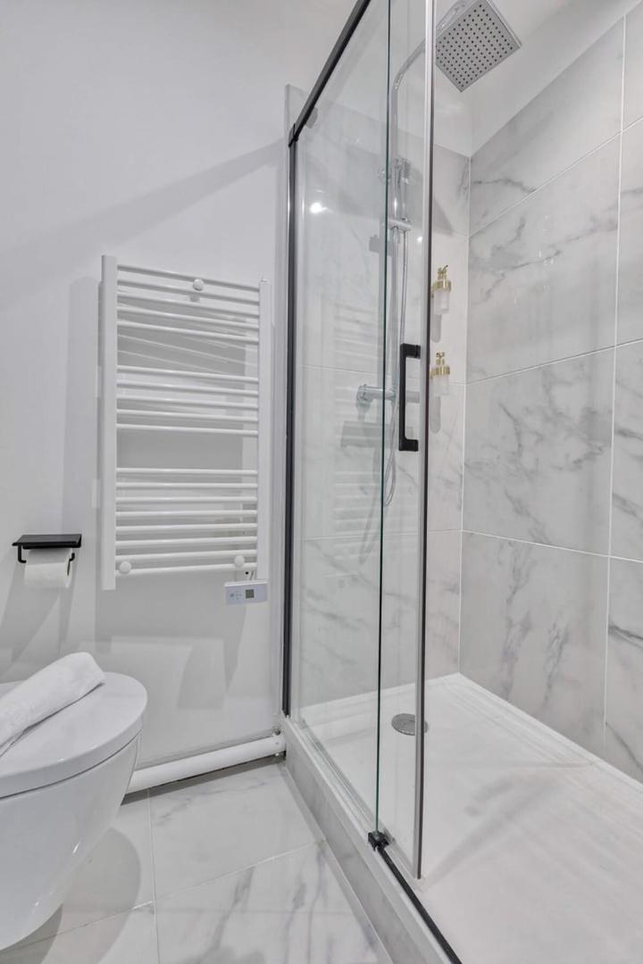 Apartment Renove Proche Arc Triomphe - 2p Paris