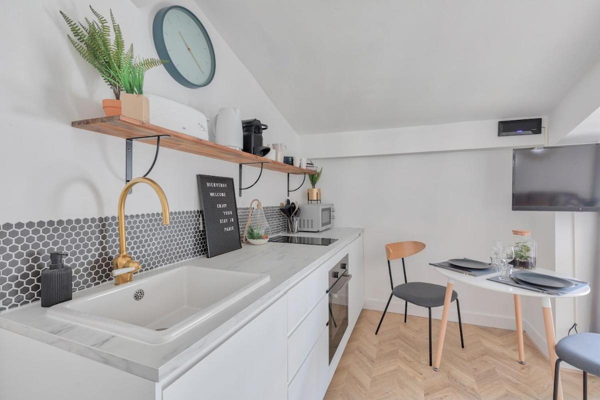 Renove Proche Arc Triomphe - 2p