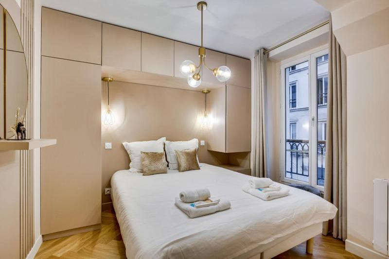 222-suite Allenby *