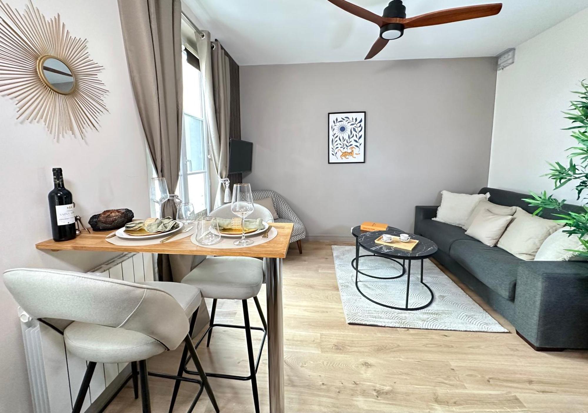 Eiffel Tower & Invalides - Superb Apartment Paris