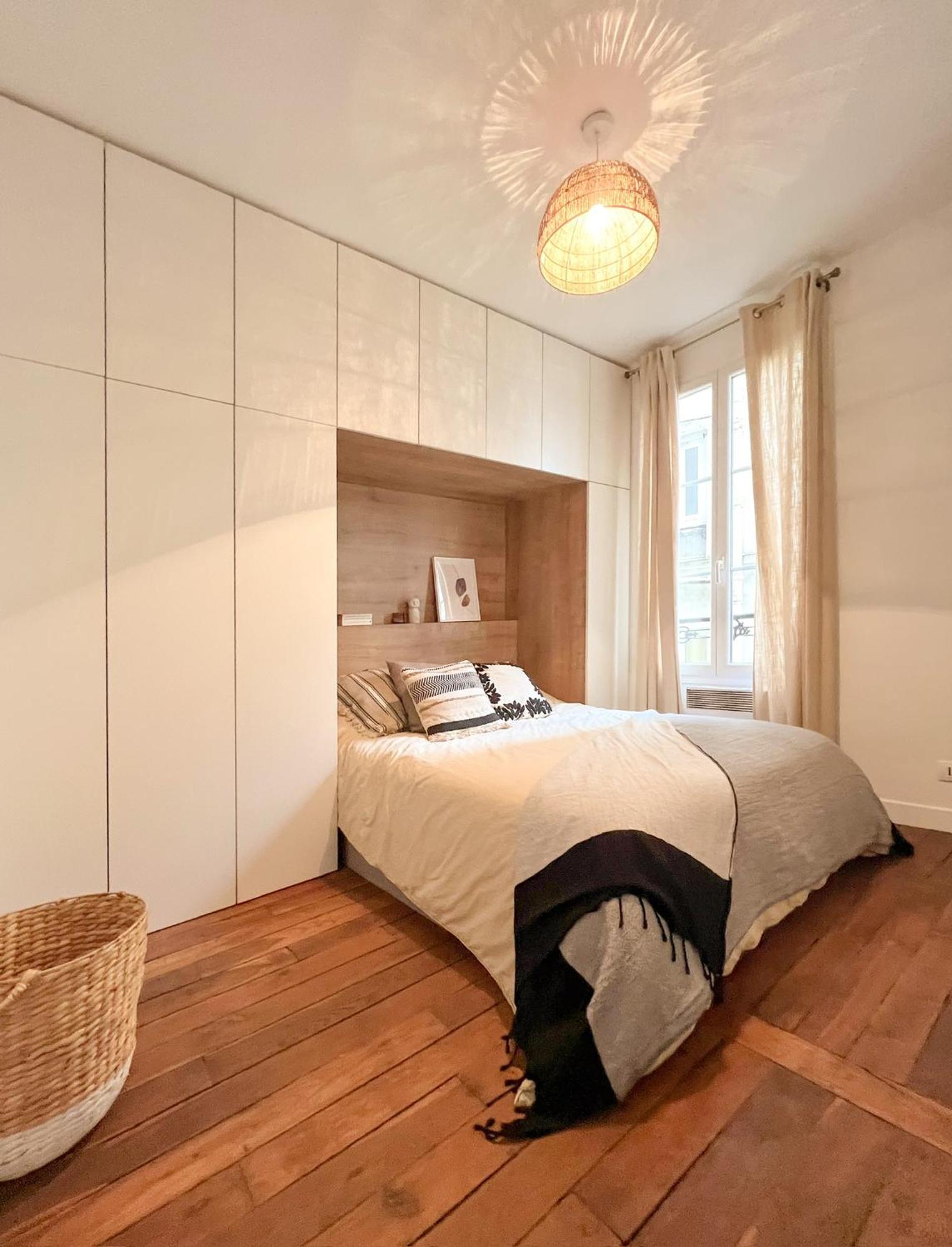 Why ? Why Montmartre ? Apartment Paris