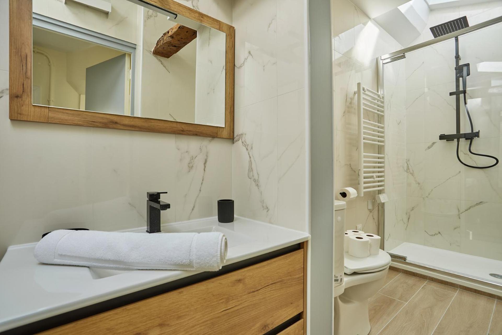 Apartment Center Of By Prestige Paris