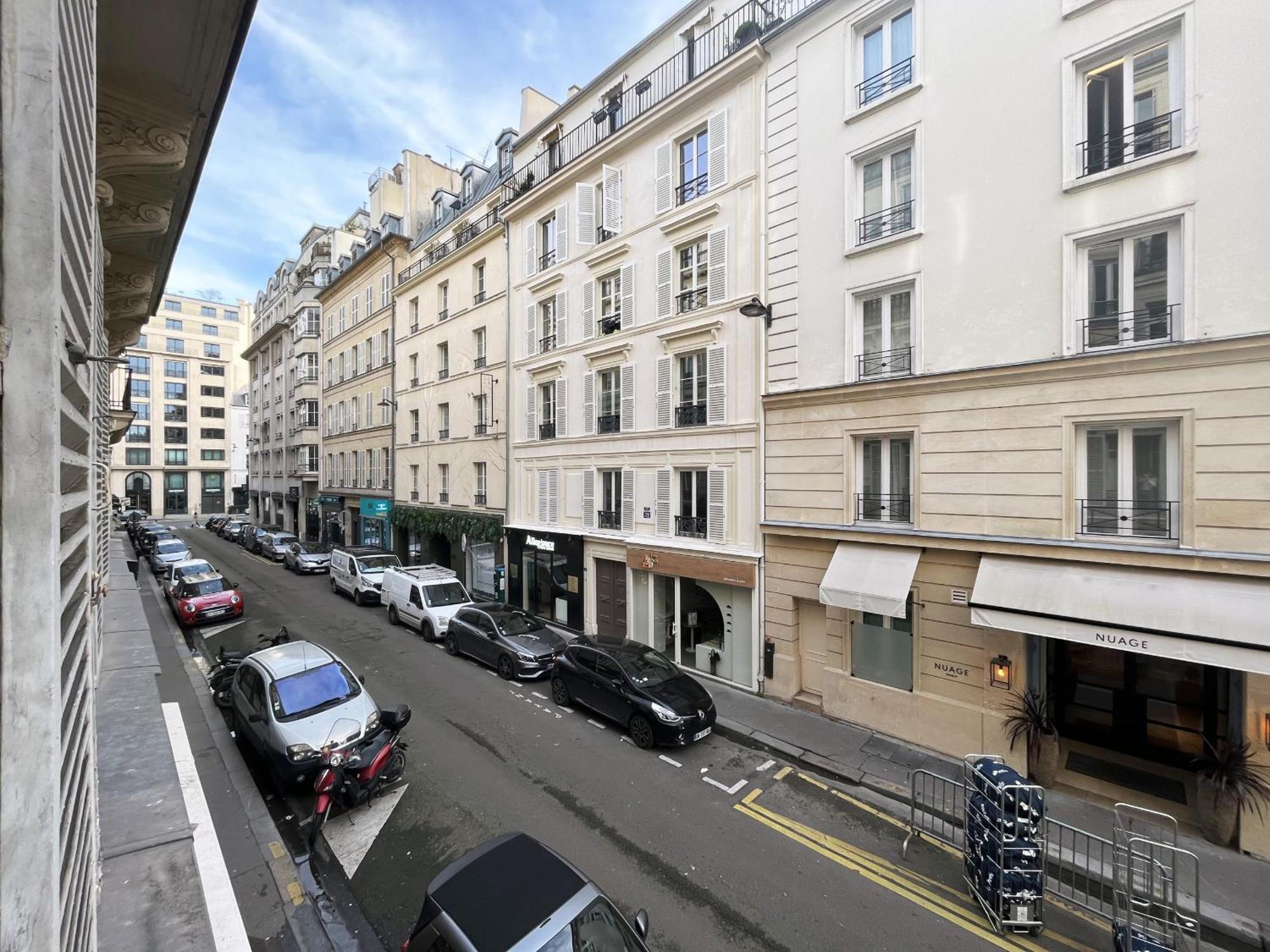 64-luxury Flat Champs Elysees * Paris