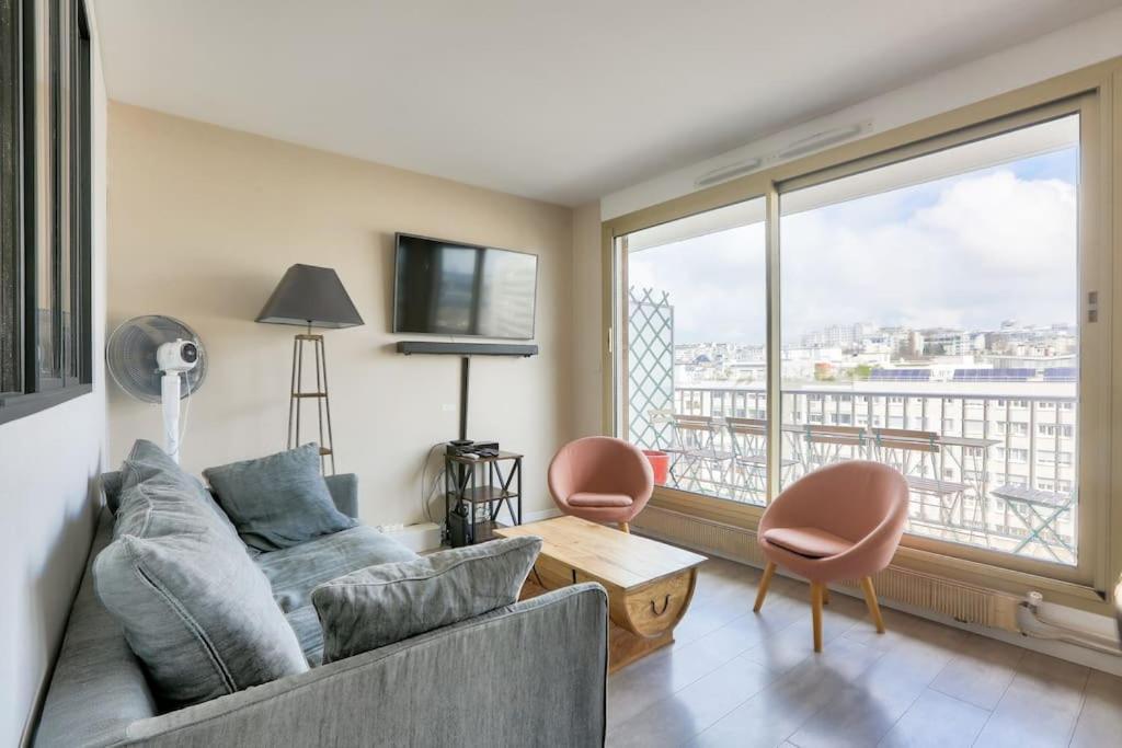 Appartement Avec Balcon Et Parking A 1min Du Metro Paris
