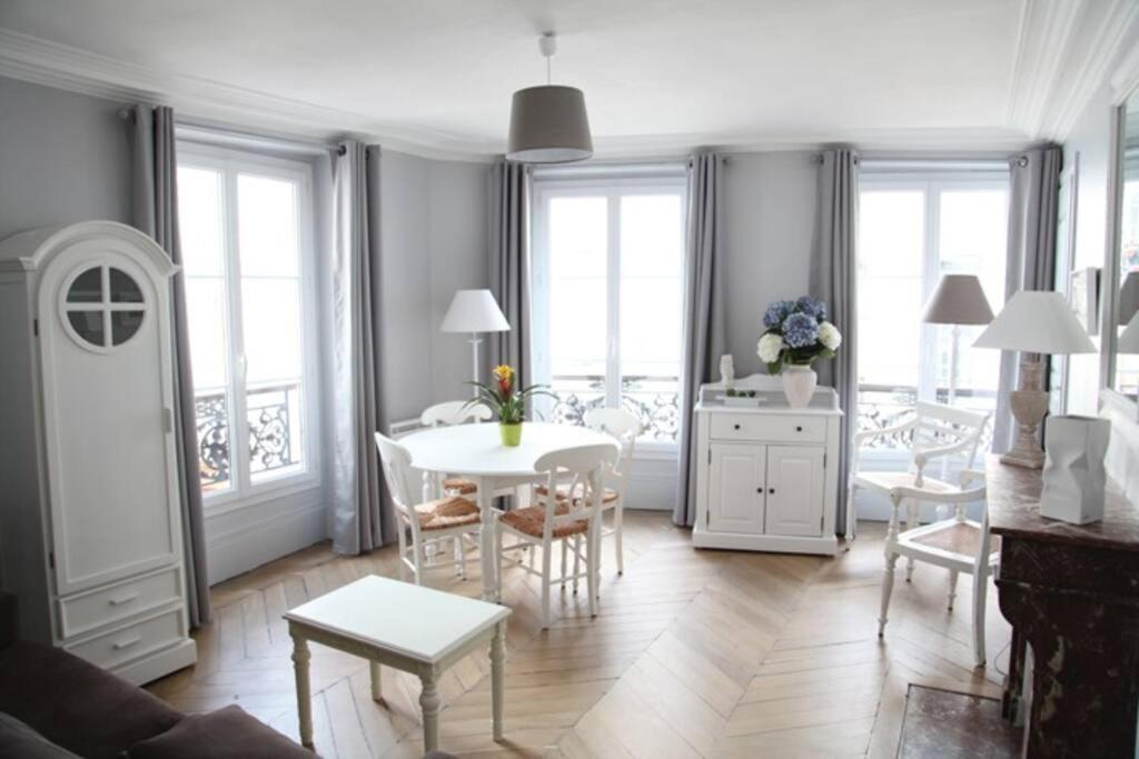 The Charming Ramey Apartment Paris
