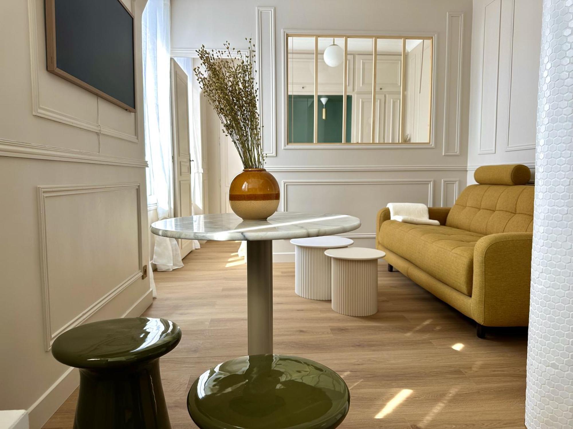 Apartment Au Coeur De L'avenue Des Champs-elysees / Arc De Triomphe Paris