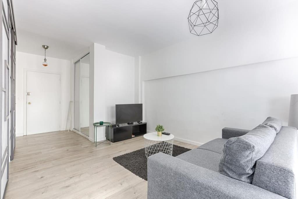 Champs Elysees Haussmann Charming 1br Apartment *