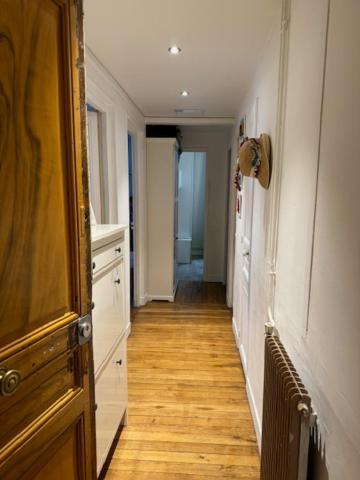 Haussmannien Lumineux, 2 Chambres. Apartment *