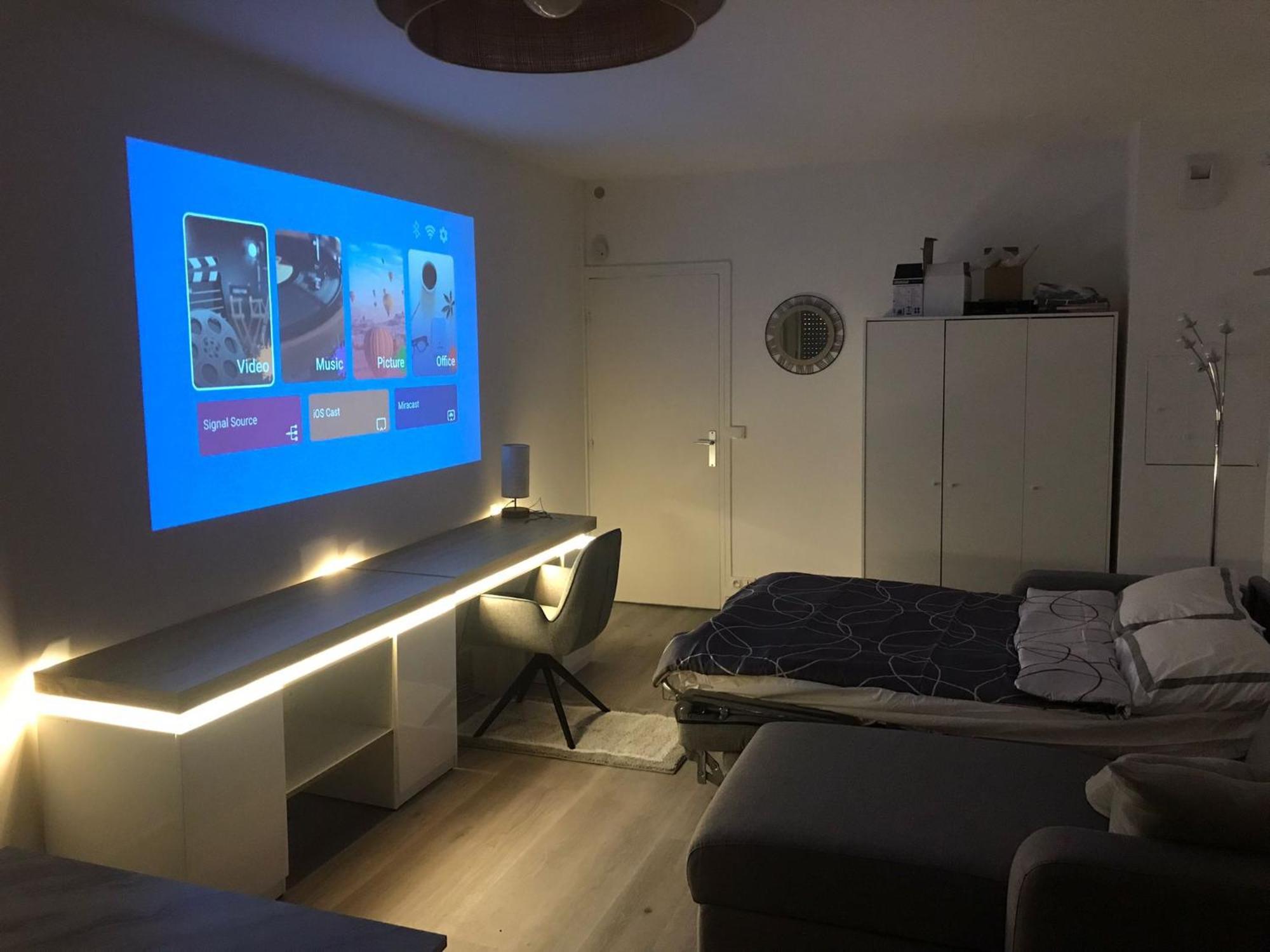 Apartment Studio 31m2 Plein Est Avec Balcon Laumiere