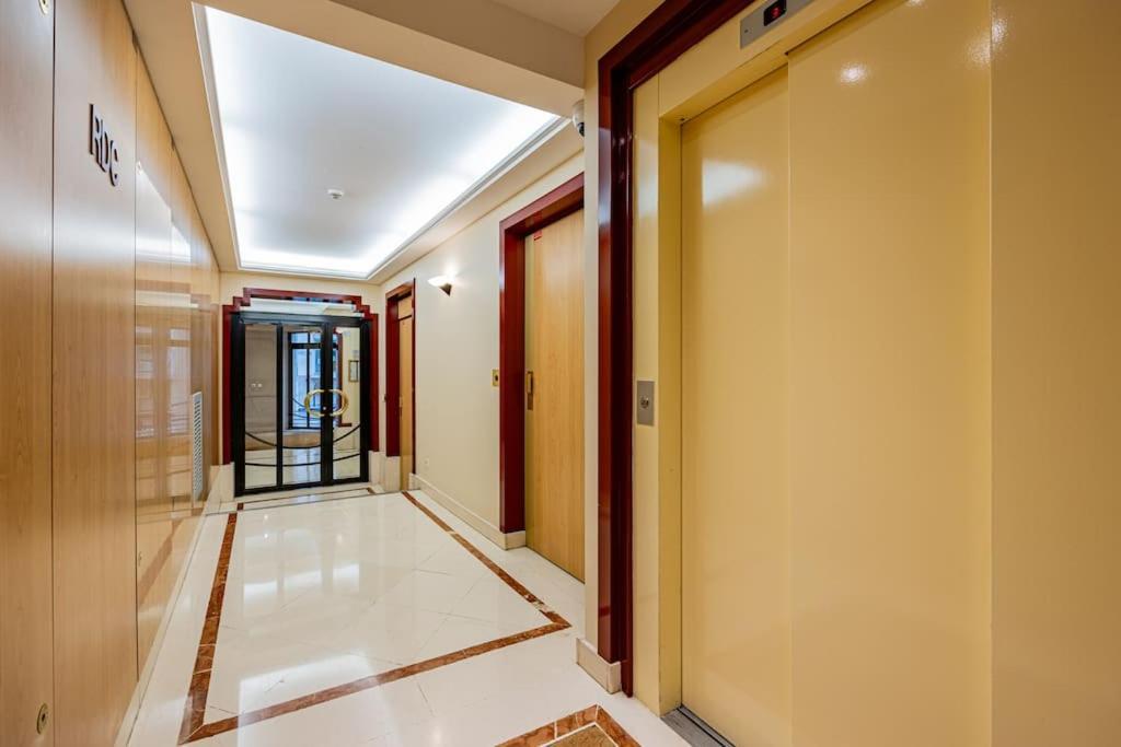 Grand Et Central, 8e Pres Elysee Apartment