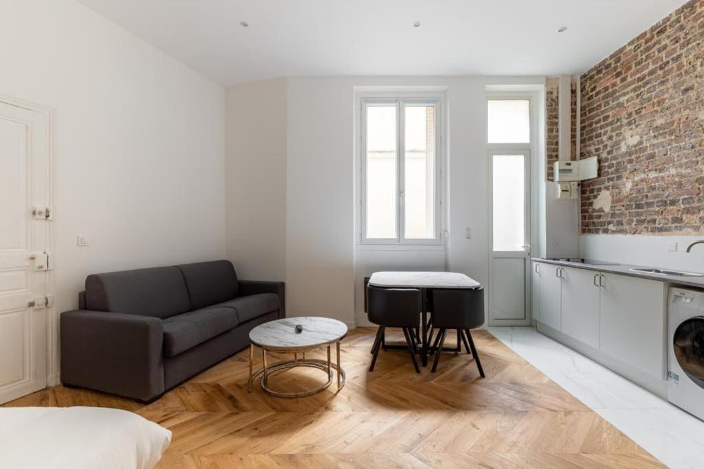 Jouffroy D'abbans/batignolles Charming Studio 4p Appartement Paris