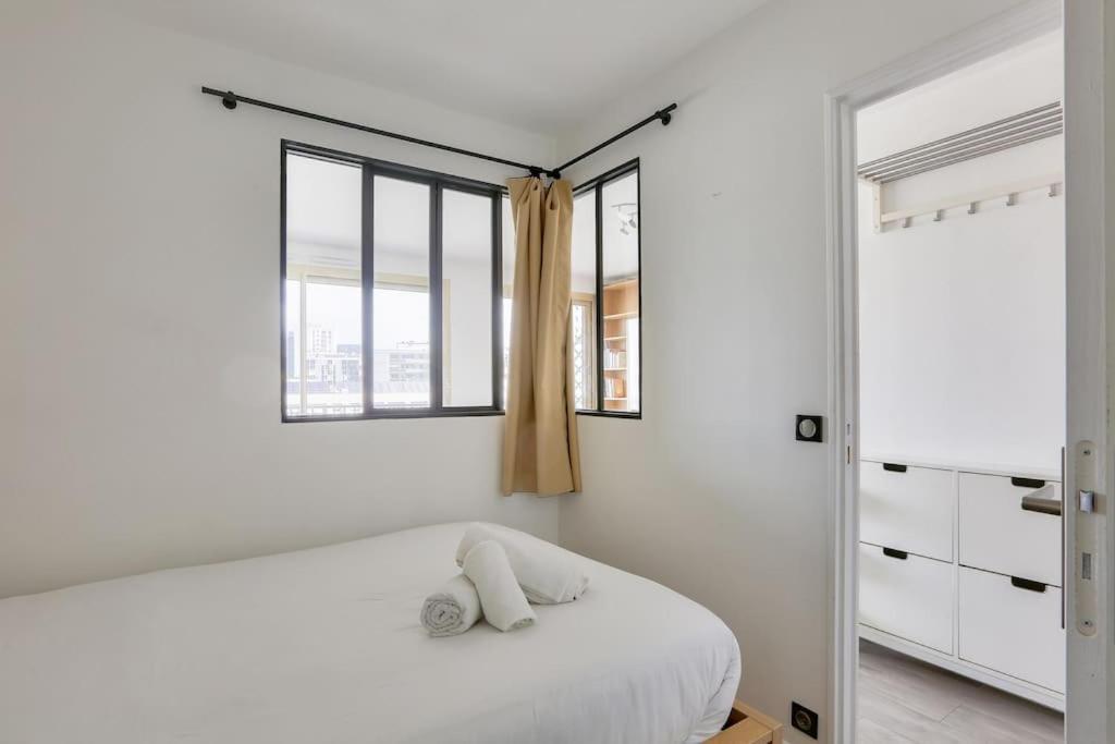 Appartement Avec Balcon Et Parking A 1min Du Metro Paris