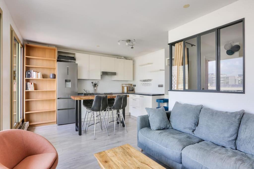 Avec Balcon Et Parking A 1min Du Metro * Paris