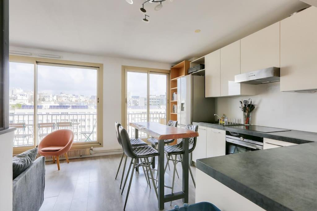 Avec Balcon Et Parking A 1min Du Metro Appartement
