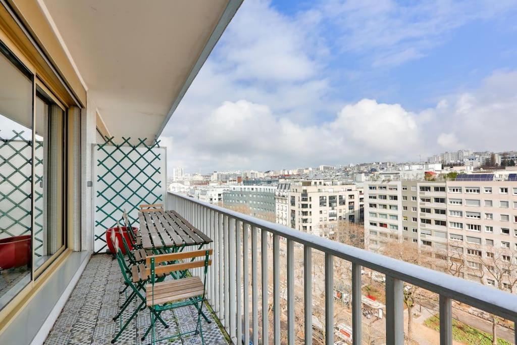 Appartement Avec Balcon Et Parking A 1min Du Metro Paris