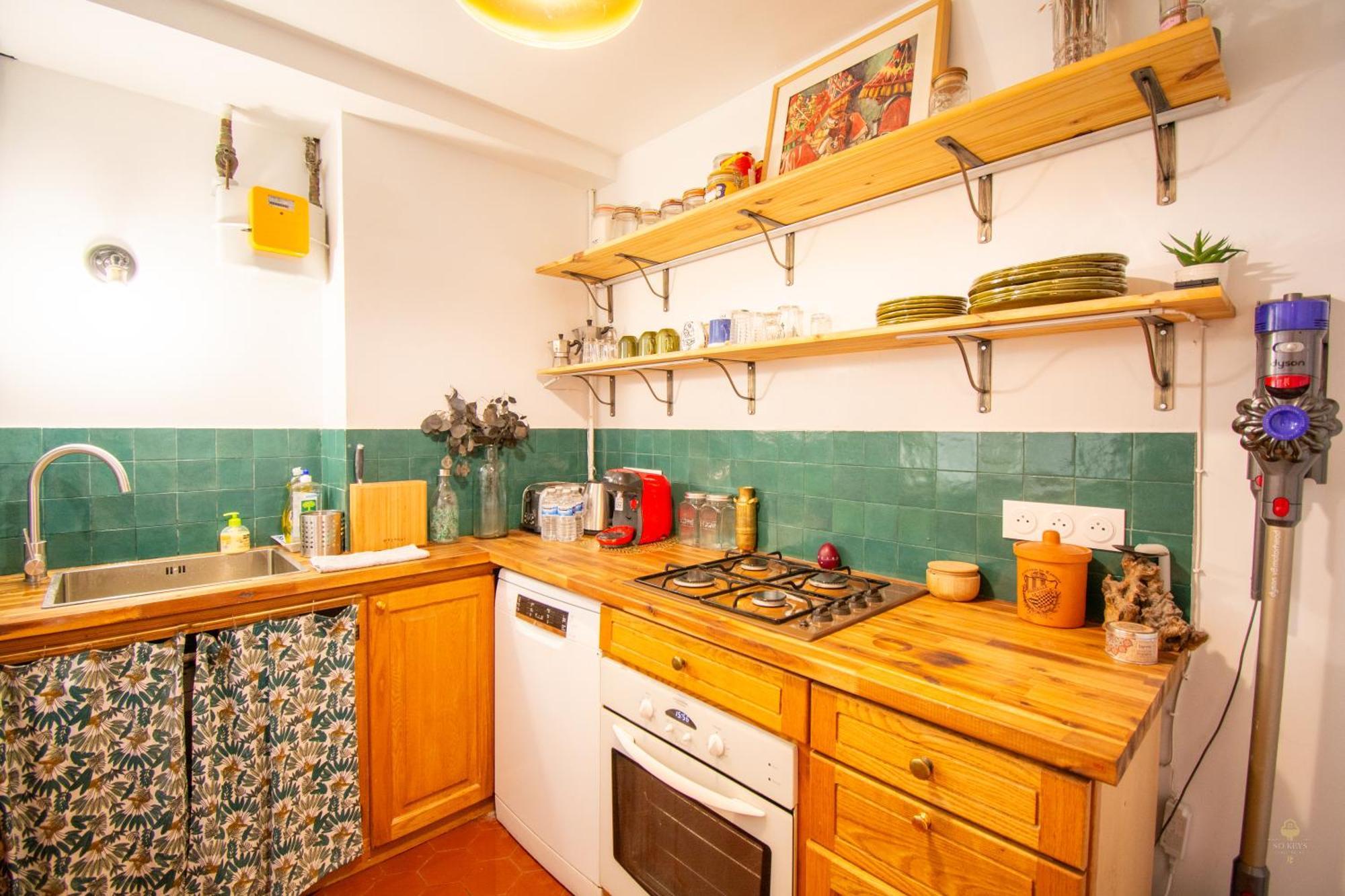 Wonderful Typical Flat 3 Bedrooms / 6 Pax Apartment *