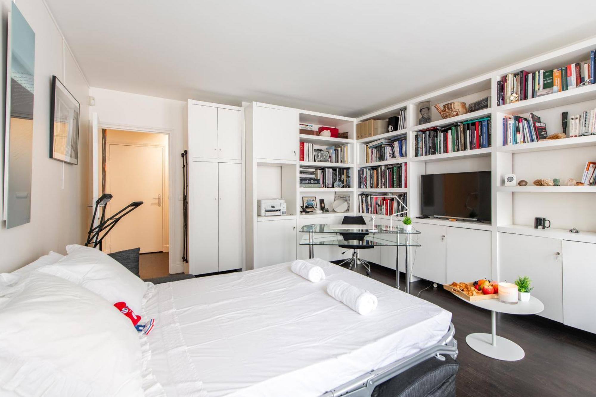 Charming 4 Guests At Galeries Lafayette And Printemps 9th Ard With Air Conditioning * Paris