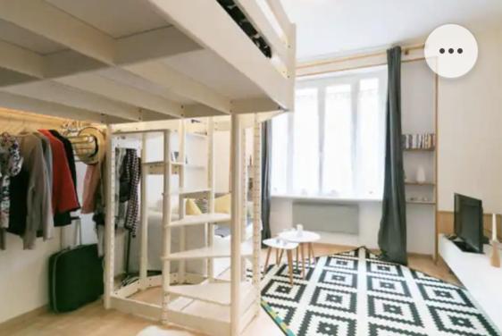 Belle Dans Le Quartier Latin Homestay
