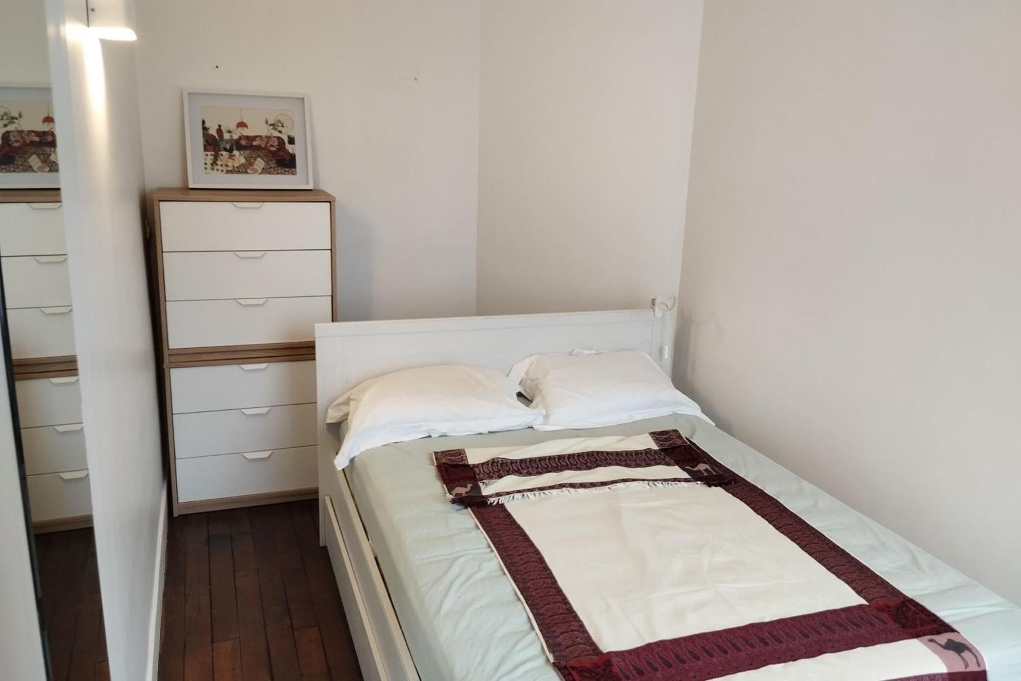 Cosy Cocoon - Near Park Apartment *