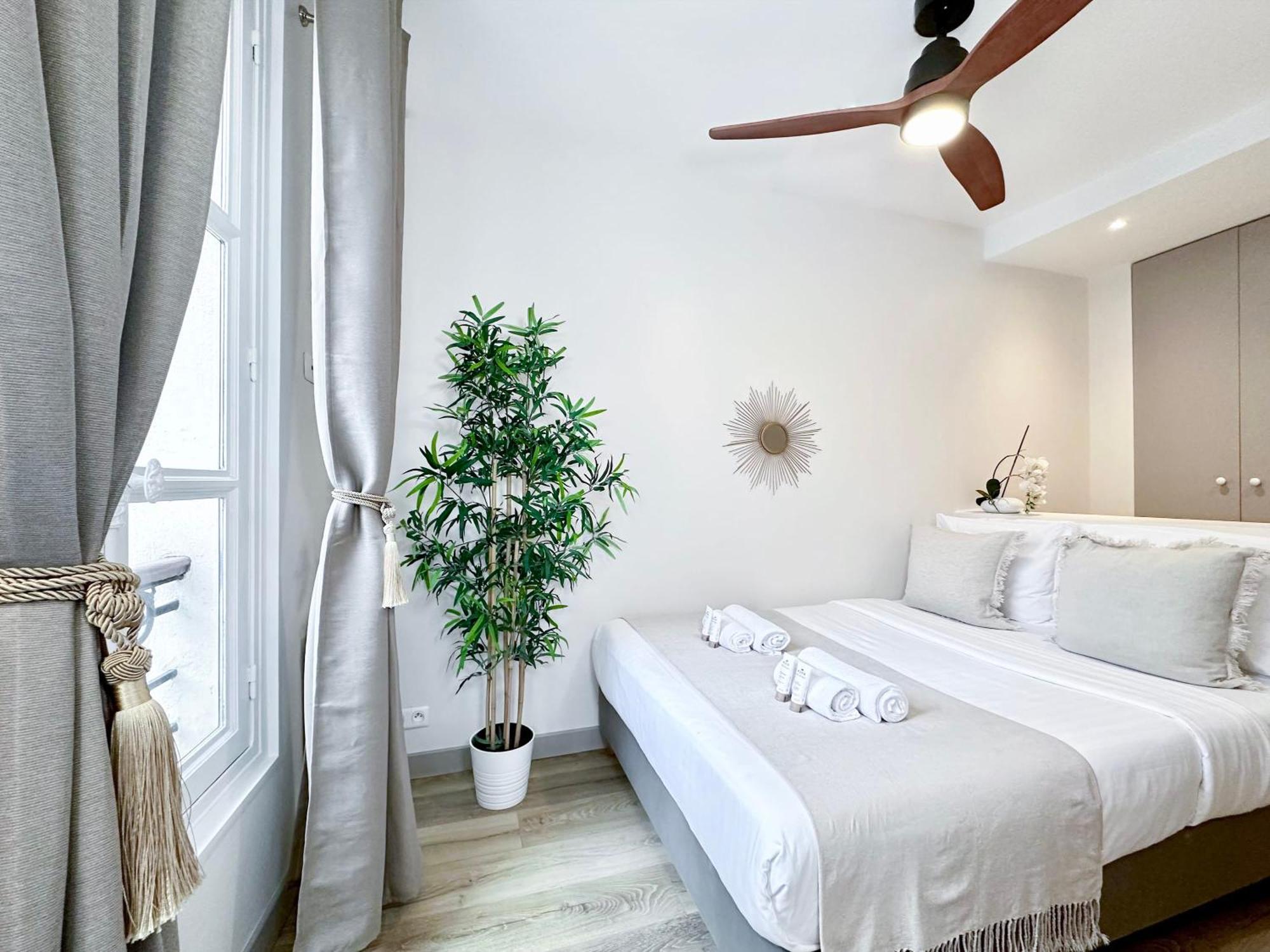 Champs-elysees Finest Flat * Paris
