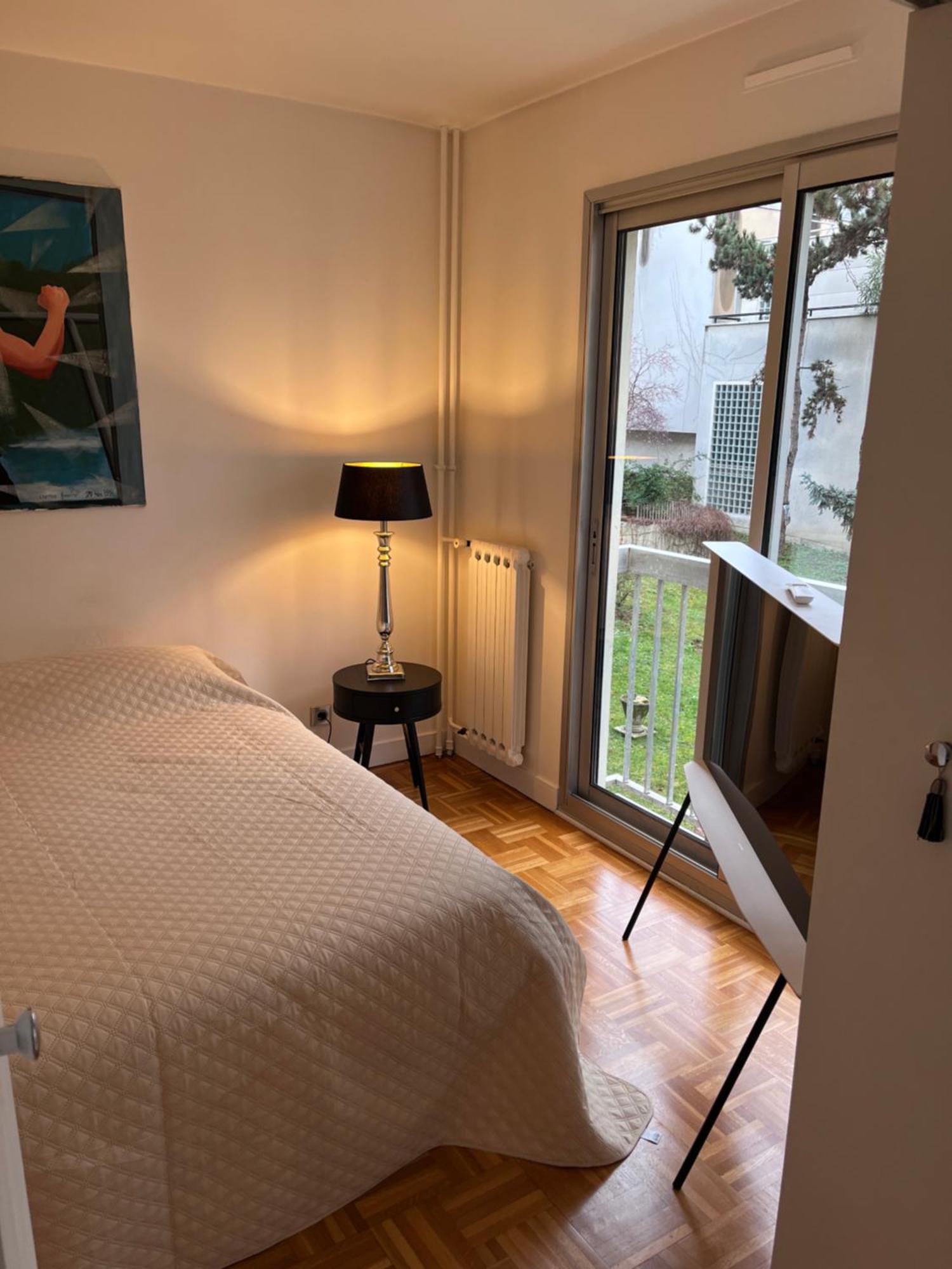 Apartment 2 Pieces Sur Jardin Paris