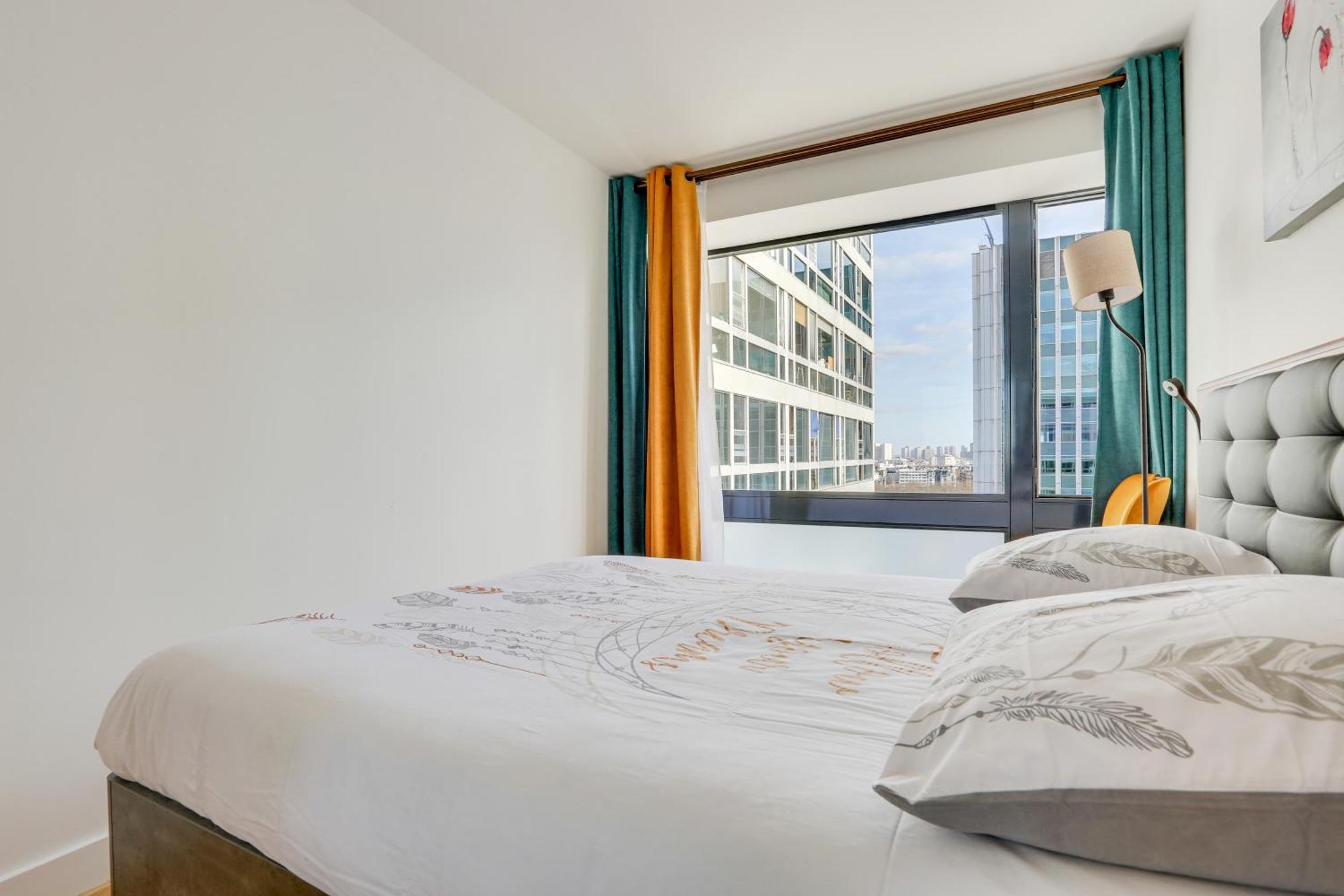 Luxury With Eiffel Tower View, 1 Min Metro, Parking *