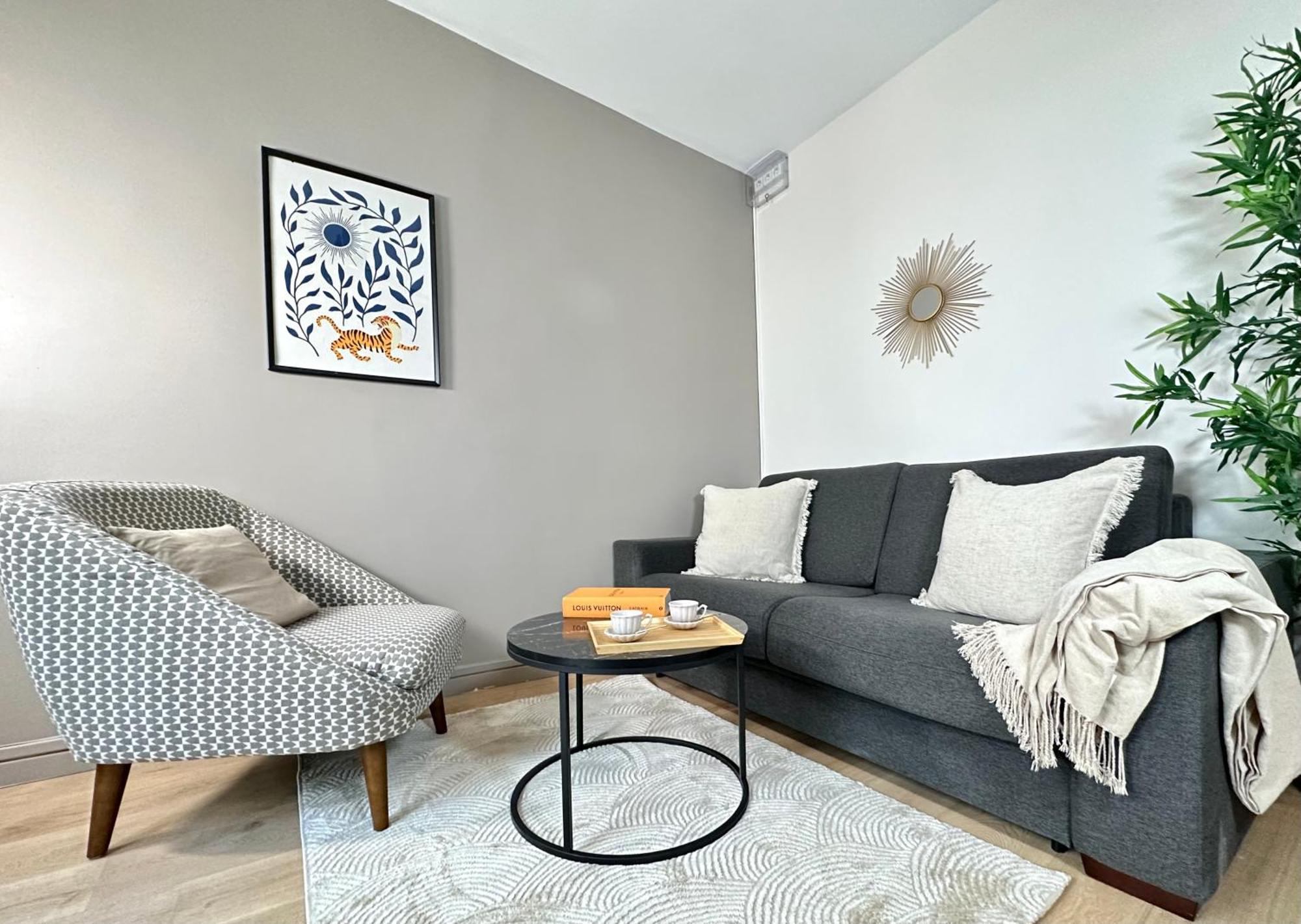 Eiffel Tower & Invalides - Superb Apartment Paris