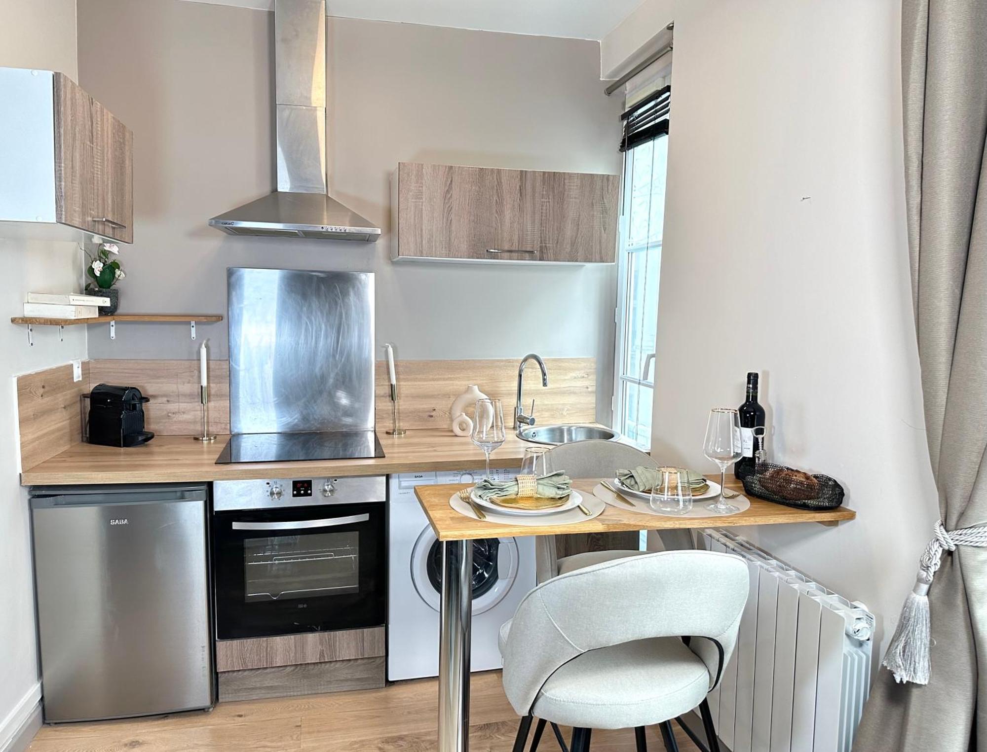 Apartment Eiffel Tower & Invalides - Superb Paris