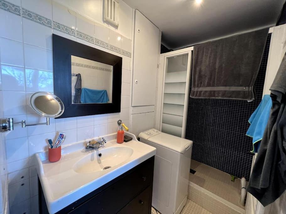 Apartment Lumineux Pere Lachaise Paris