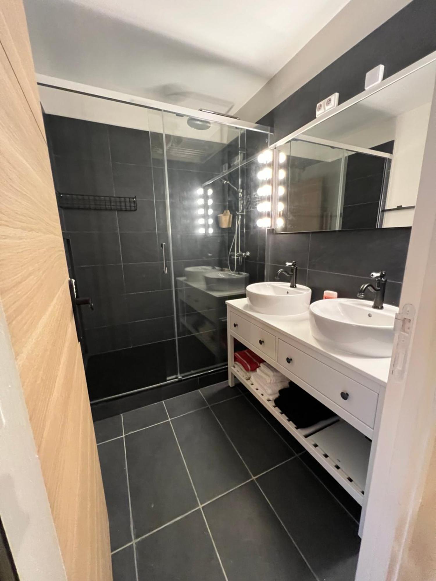Appartement Parisnicostay - Cosy 4 Bedrooms Flat Seine River *