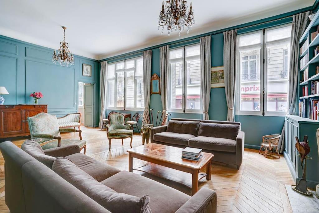 Apartment Au Pied De La Tour Eiffel