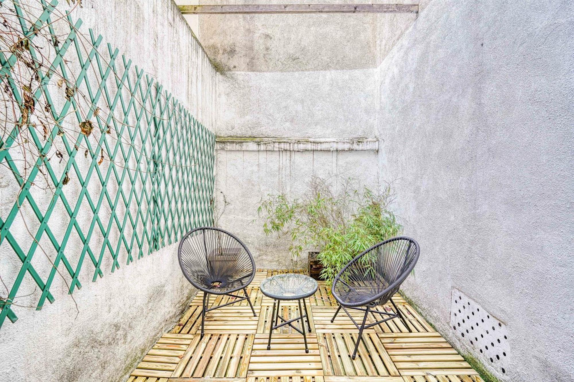 Equipe Dans Le Quartier Montparnasse Appartement Paris
