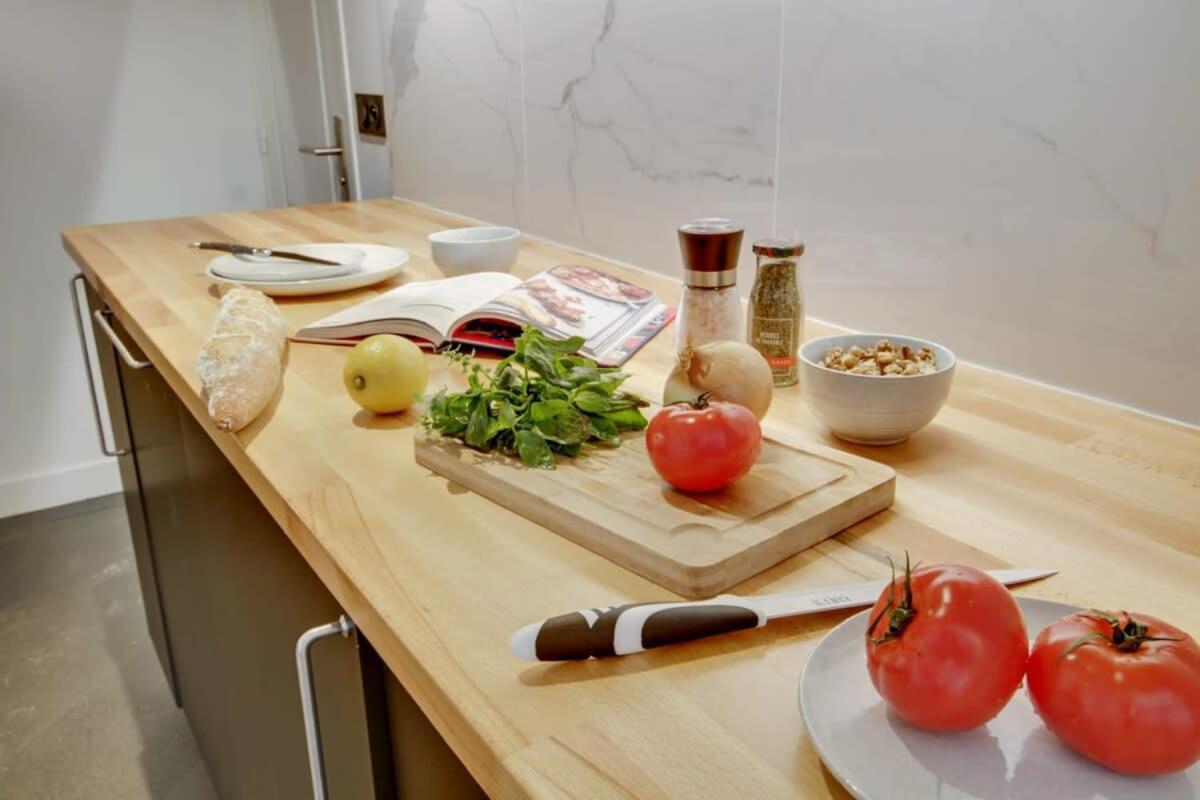 Stylish And Sunny 7bd With Garden For 17 Guests! Appartement *