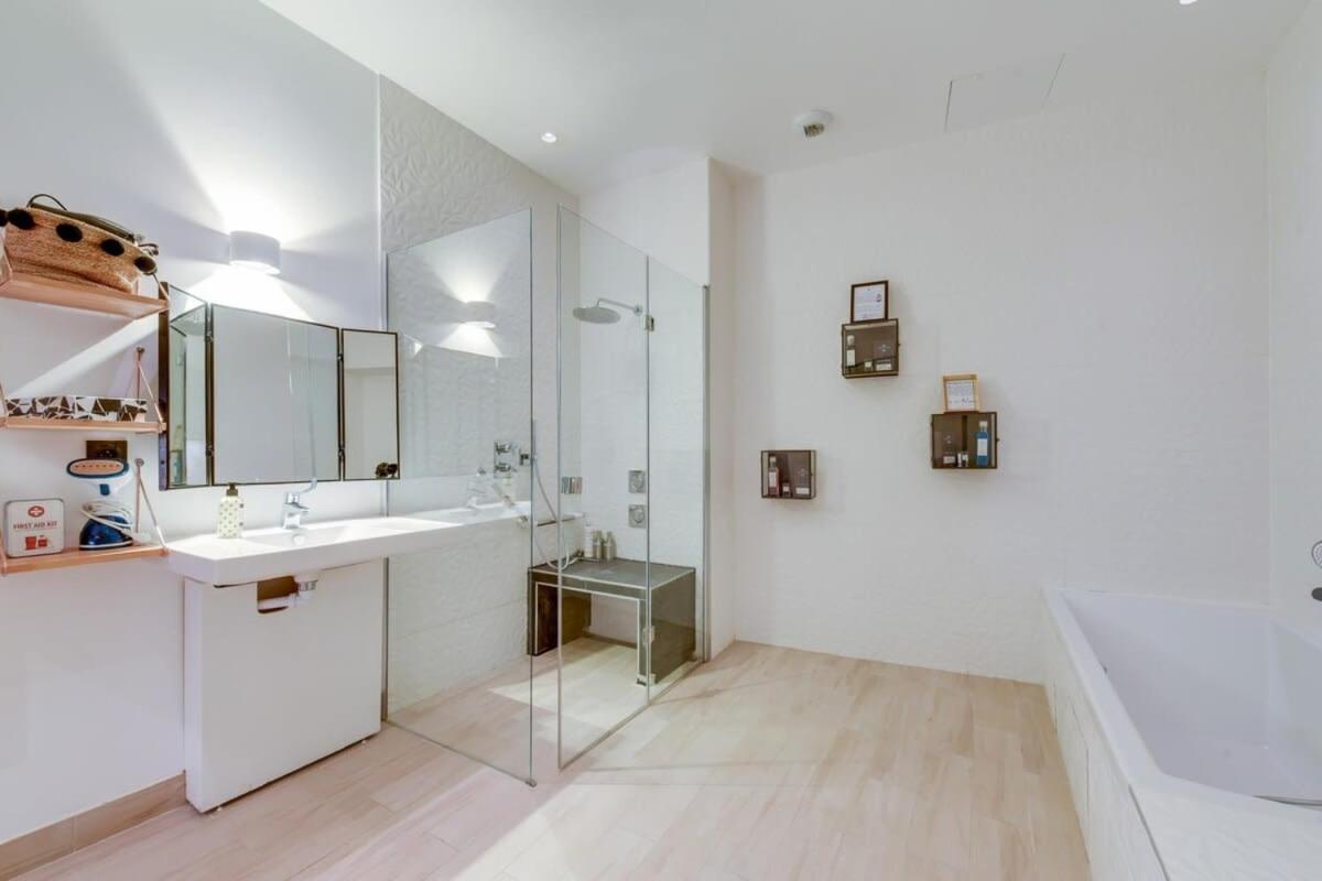 Stylish And Sunny 7bd With Garden For 17 Guests! Appartement *