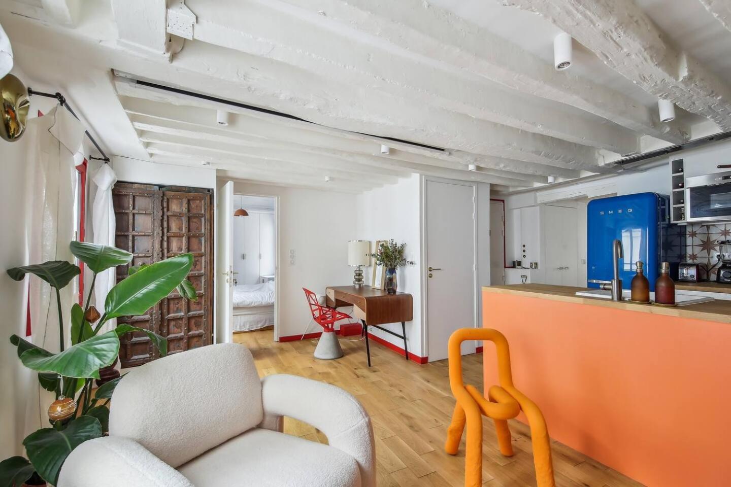 Charming Marais Flat