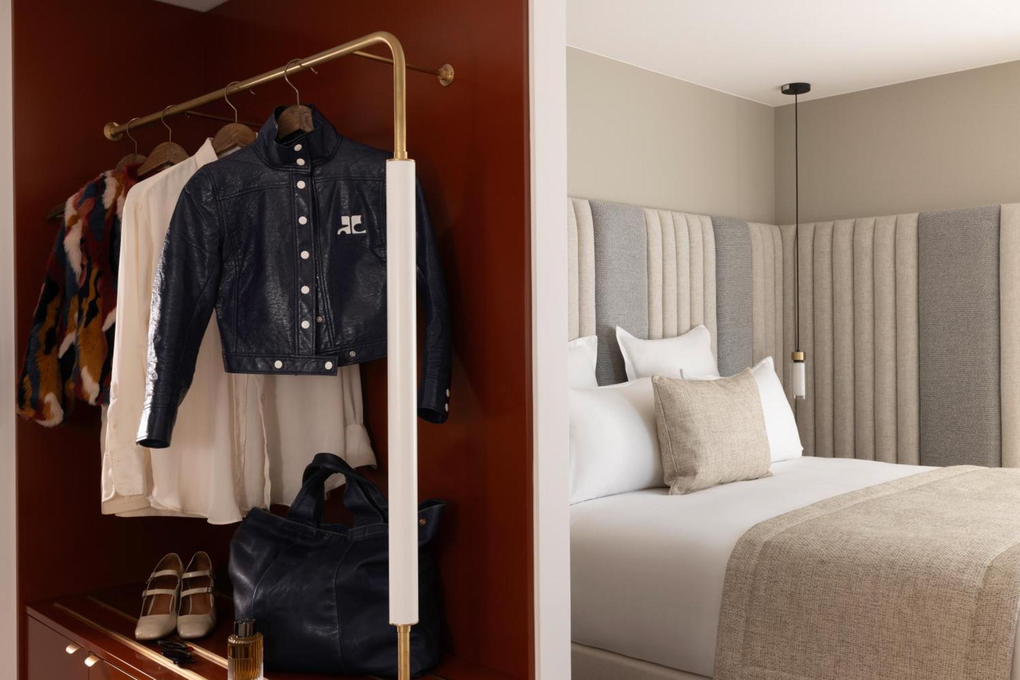 Pilgrim 4* Paris