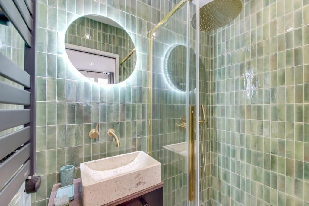 Luxueuse Maisonnette Au Coeur De Batignolles 17eme Holiday home *