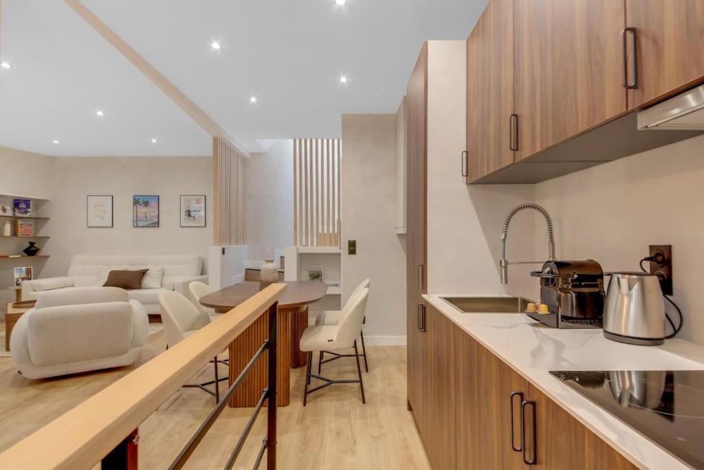 Luxueuse Maisonnette Au Coeur De Batignolles 17eme * Paris