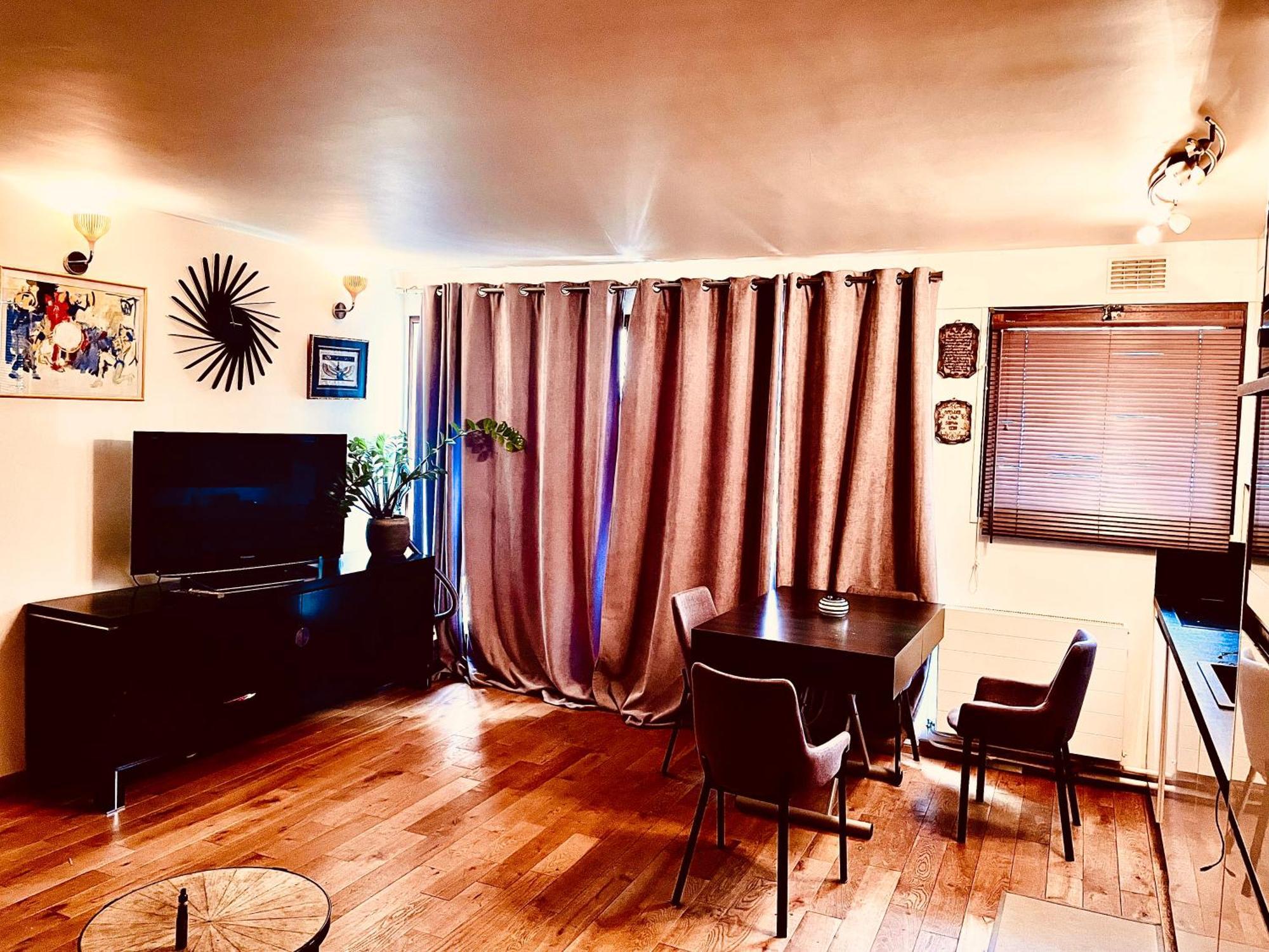 Apartment Jolie 2 Pieces Avec Balcon 15 Eme *