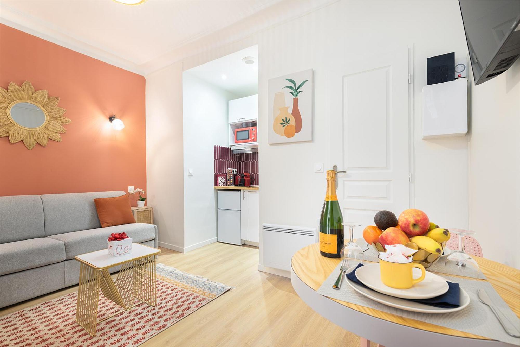 Guestrust- Arc De Triomphe Corail Apartment