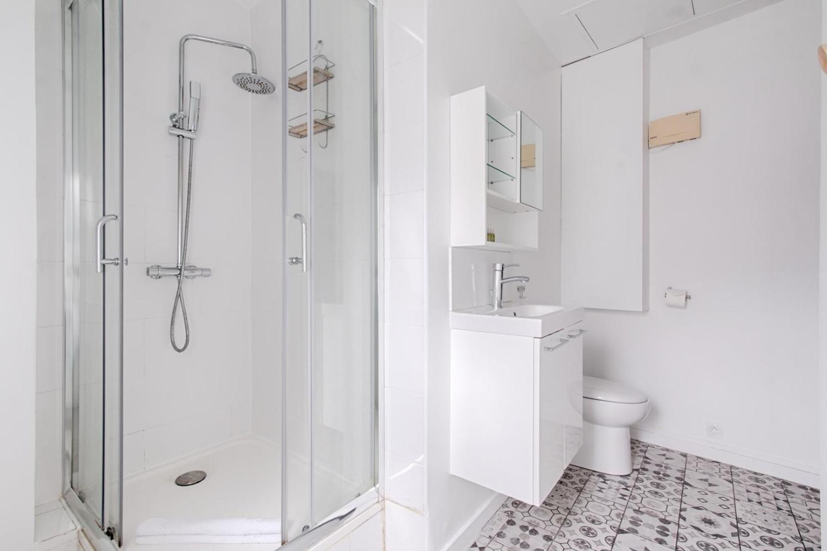Near To Saint Lazare - 6p Apartment