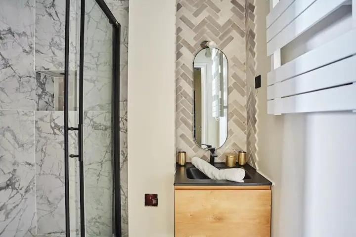 300 Seb - Superb In Apartment