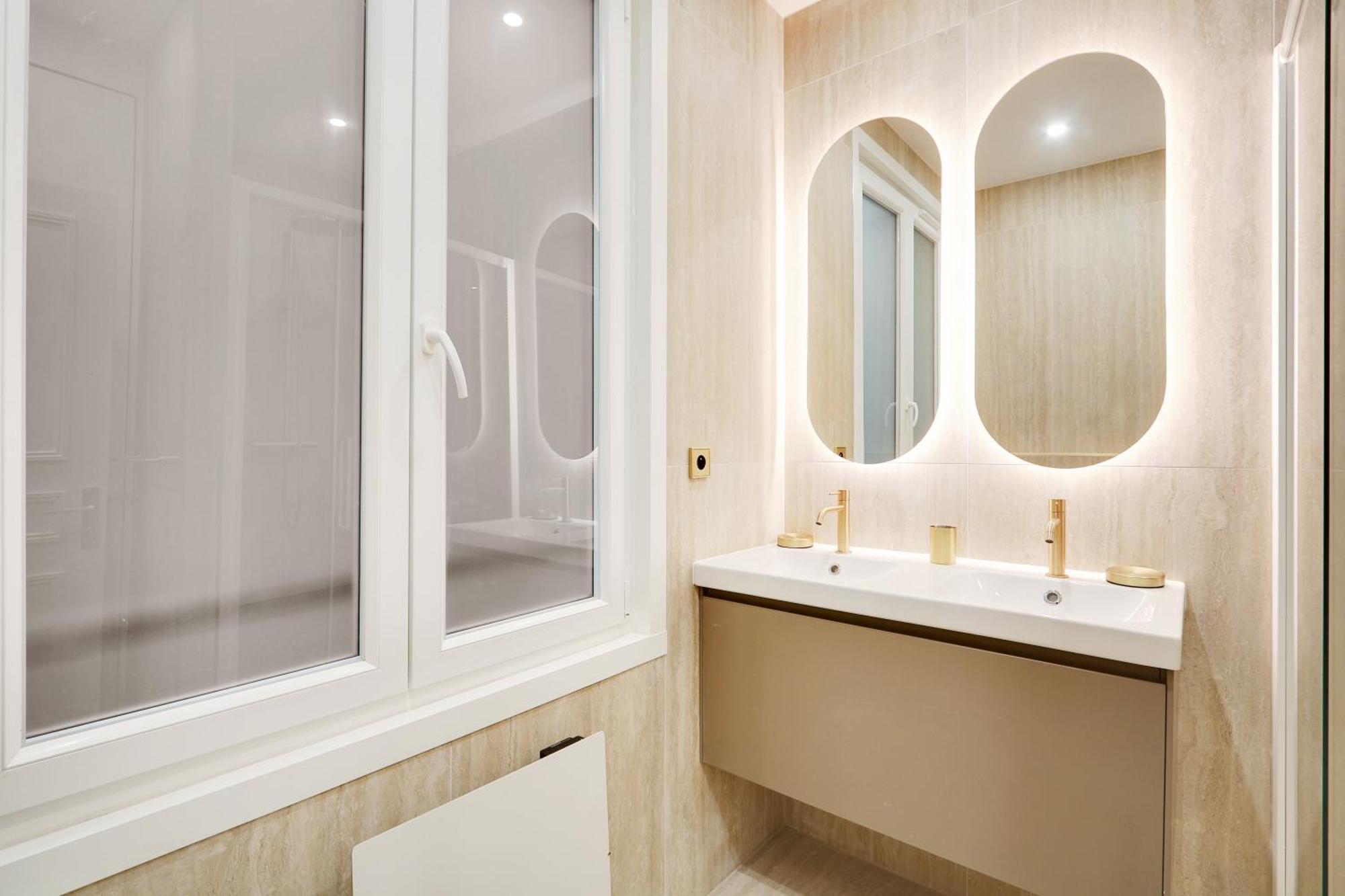 Pick A Flat's In Opera Saint Lazarre - Rue De L'isly