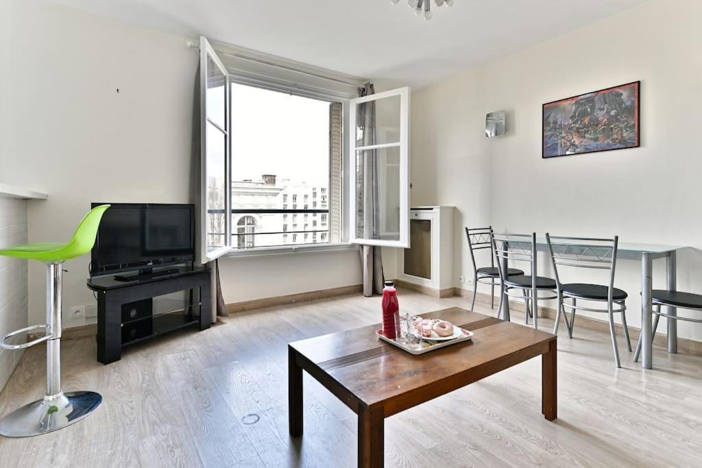 Central Avenue Du Maine Apartment Paris
