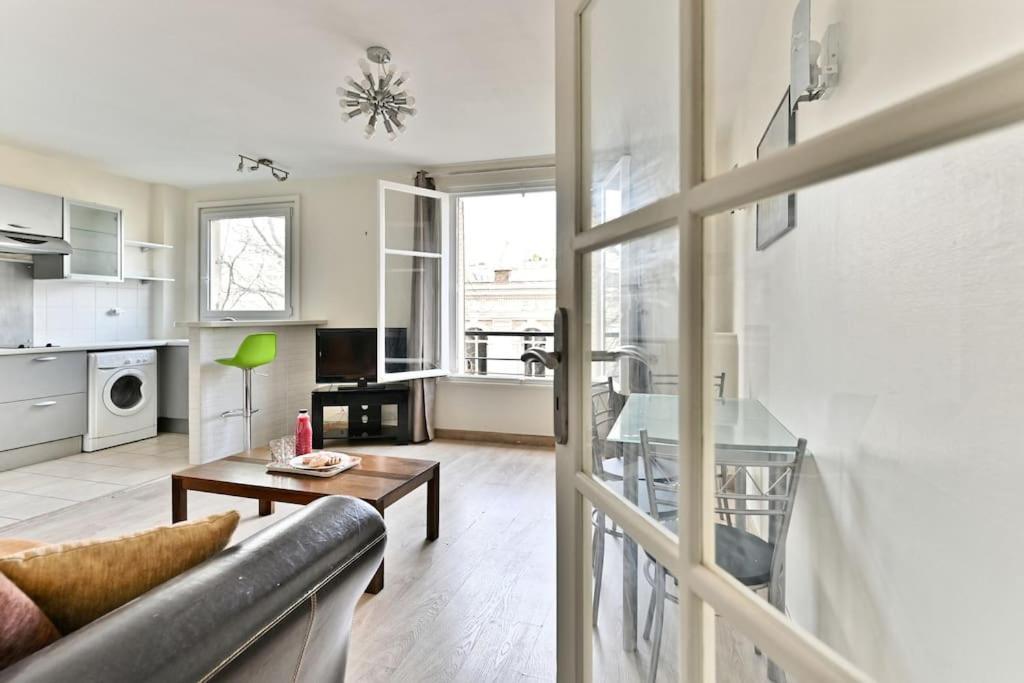 Central Avenue Du Maine Apartment Paris